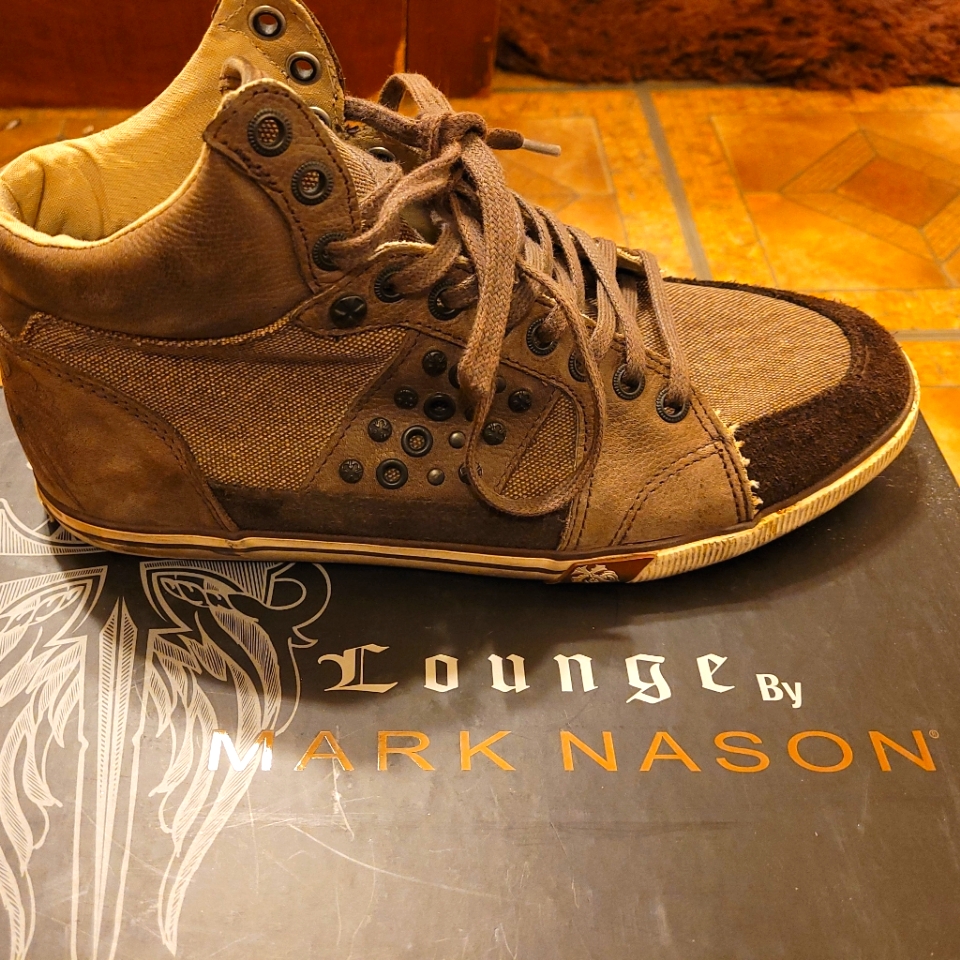 Lounge Mark Nason
